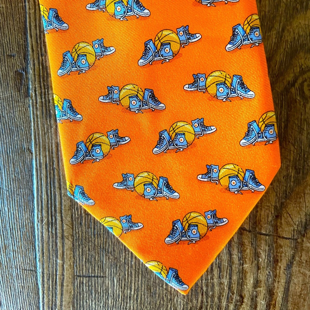 NEW Bird Dog Bay Hoop Dreams Necktie